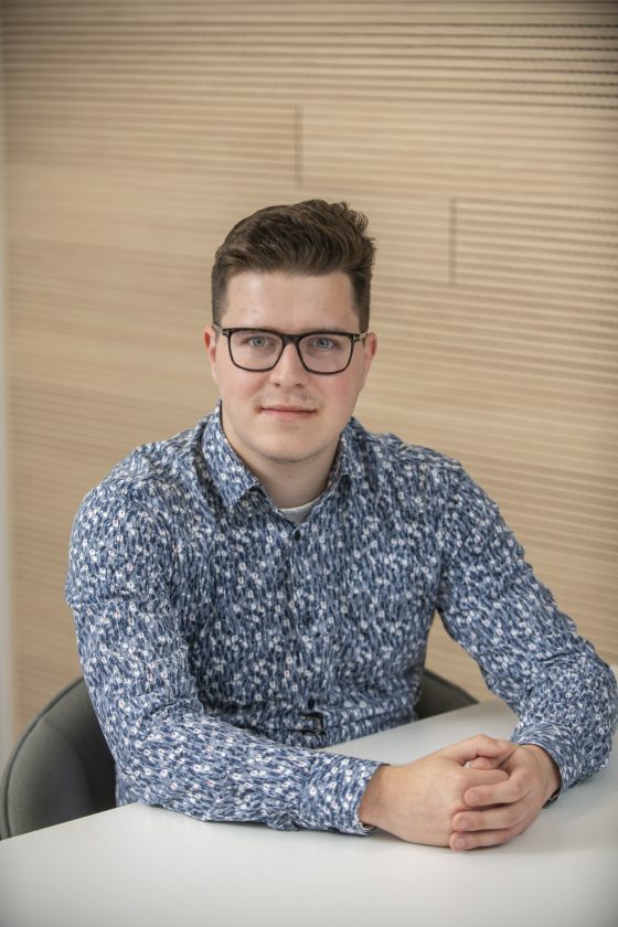 Jagadics Bálint, elemző